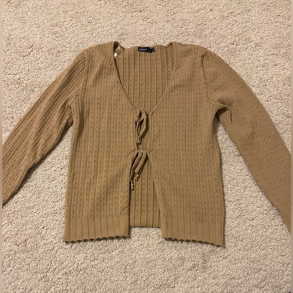 cute and coquette beige/tan top